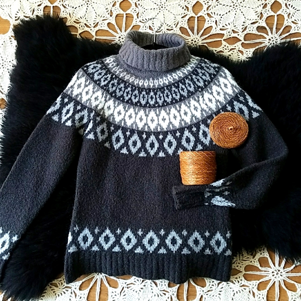 Cozy Gray Patterned Women's Sweater